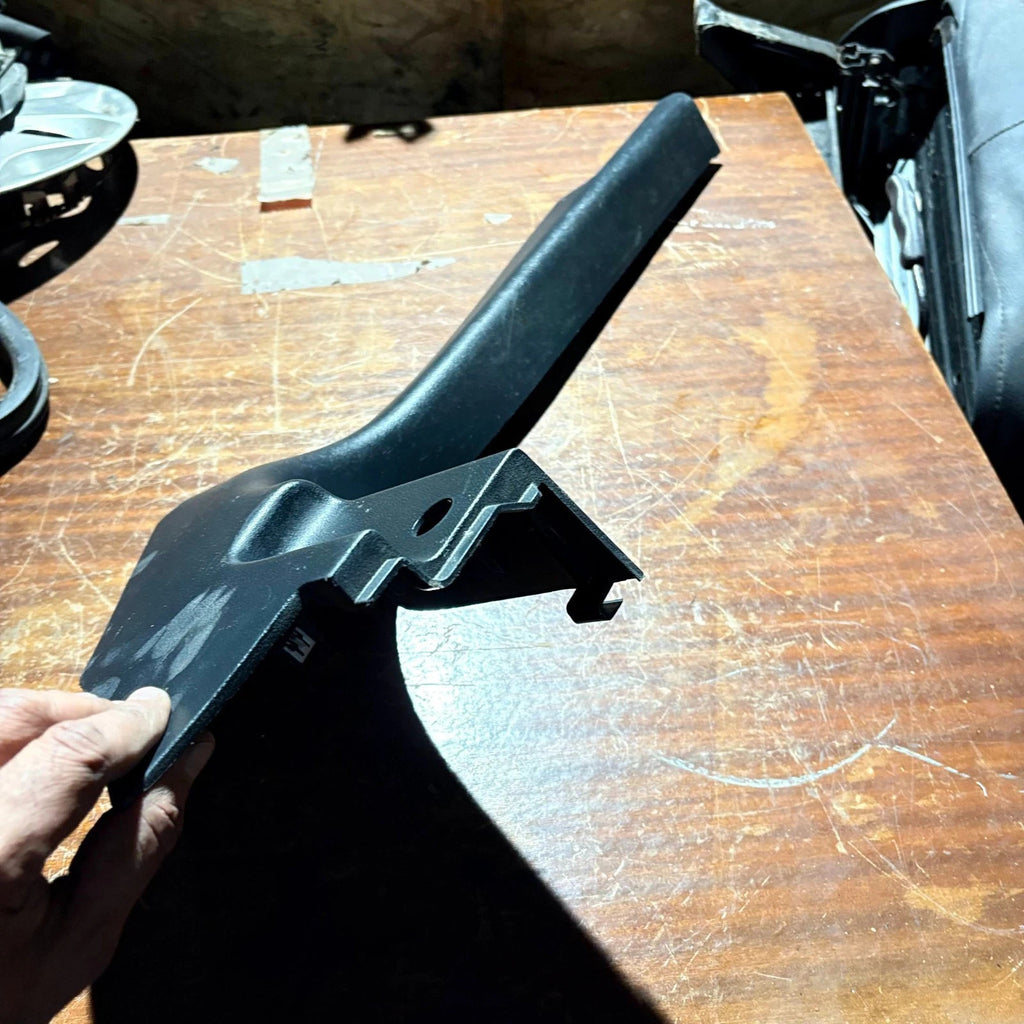 MG3 MK1 2013-2018 Front Left Passenger Door Exterior B-Pillar Trim