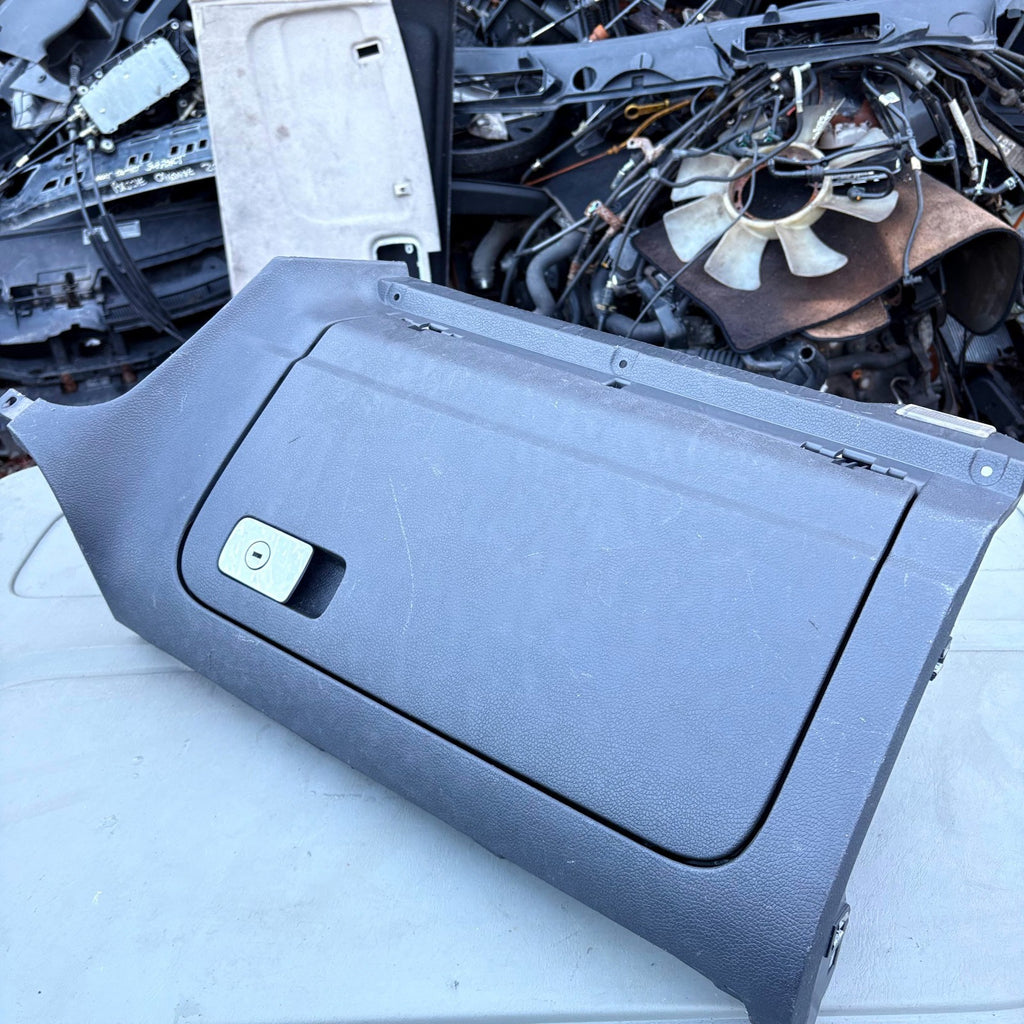 VW GOLF MK5 2003-2009 5-DOOR LOWER DASHBOARD GLOVEBOX STORAGE COMPARTMENT