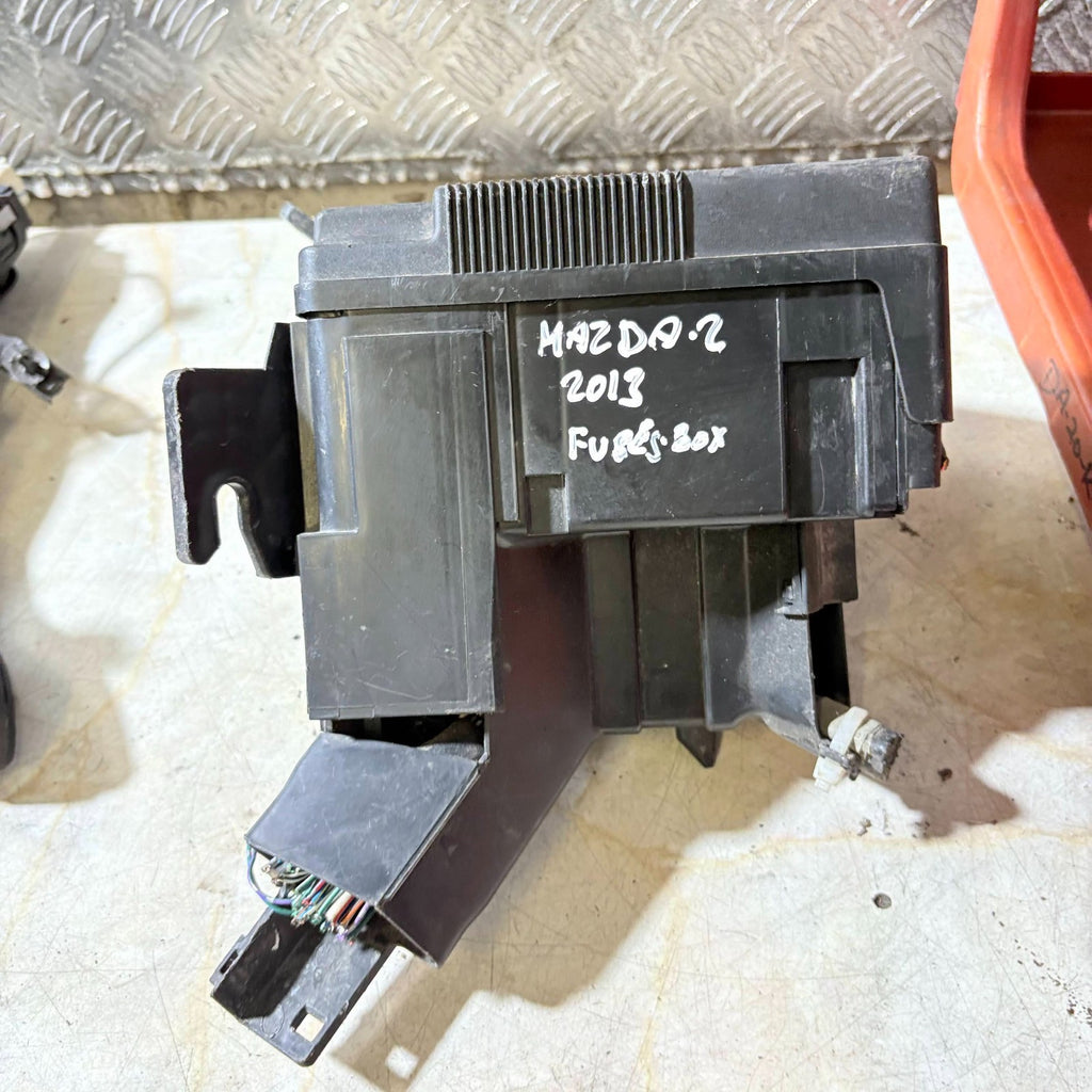 Mazda 2 2007-2015S Engine Bay Fuse Box/Fusebox