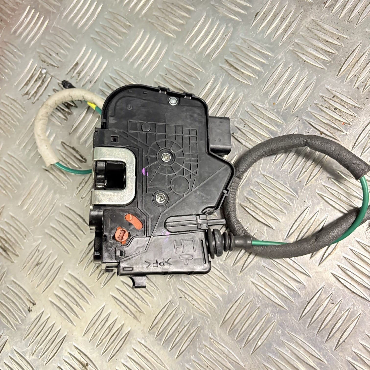 Hyundai i40 2015-2019 Left Rear Passenger Door Lock Latch Actuator 4 Pin A045035