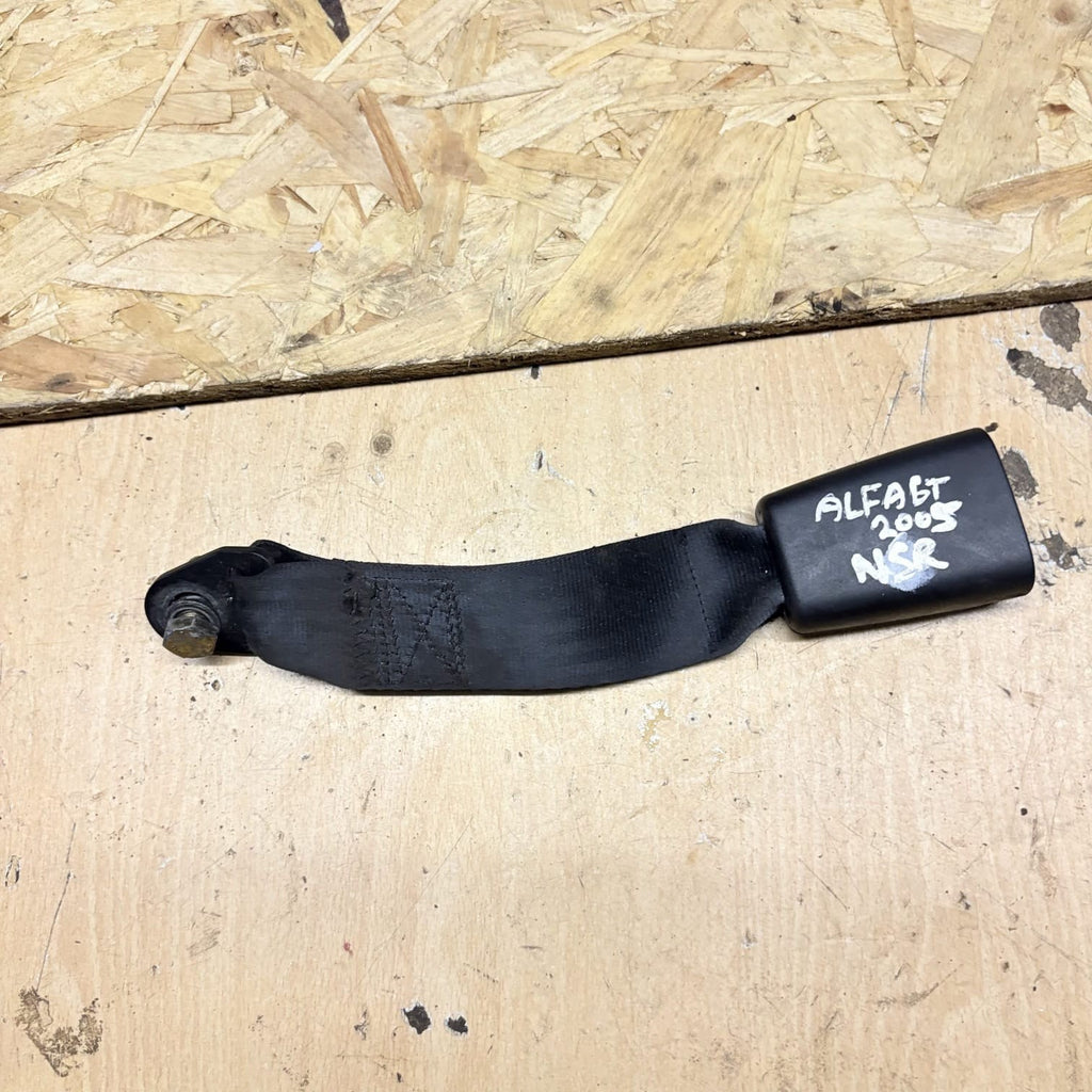 Alfa Romeo GT 937 & 156 Rear Left Passenger Seat Belt Lock 10447290