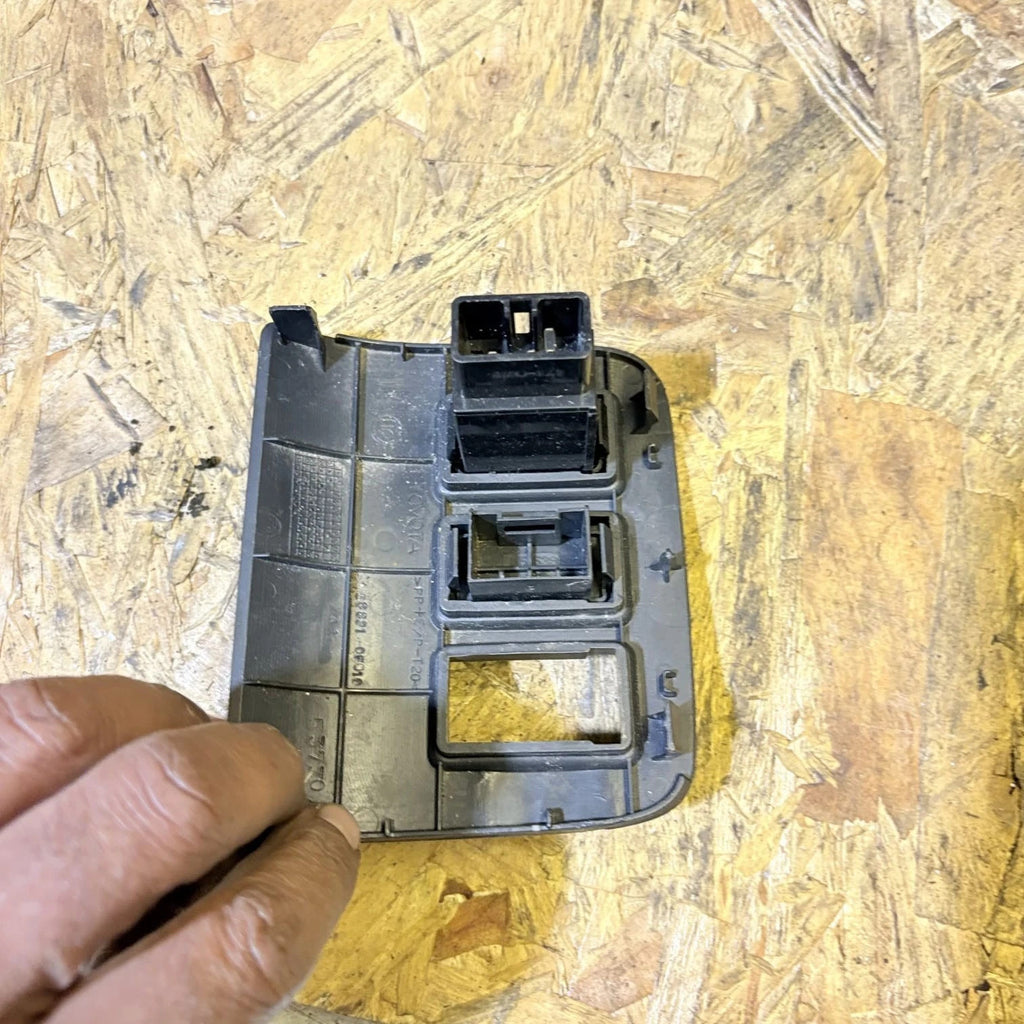 TOYOTA 588210F010 58821-0F010 53730A0 Traction control switch button UK524460-26