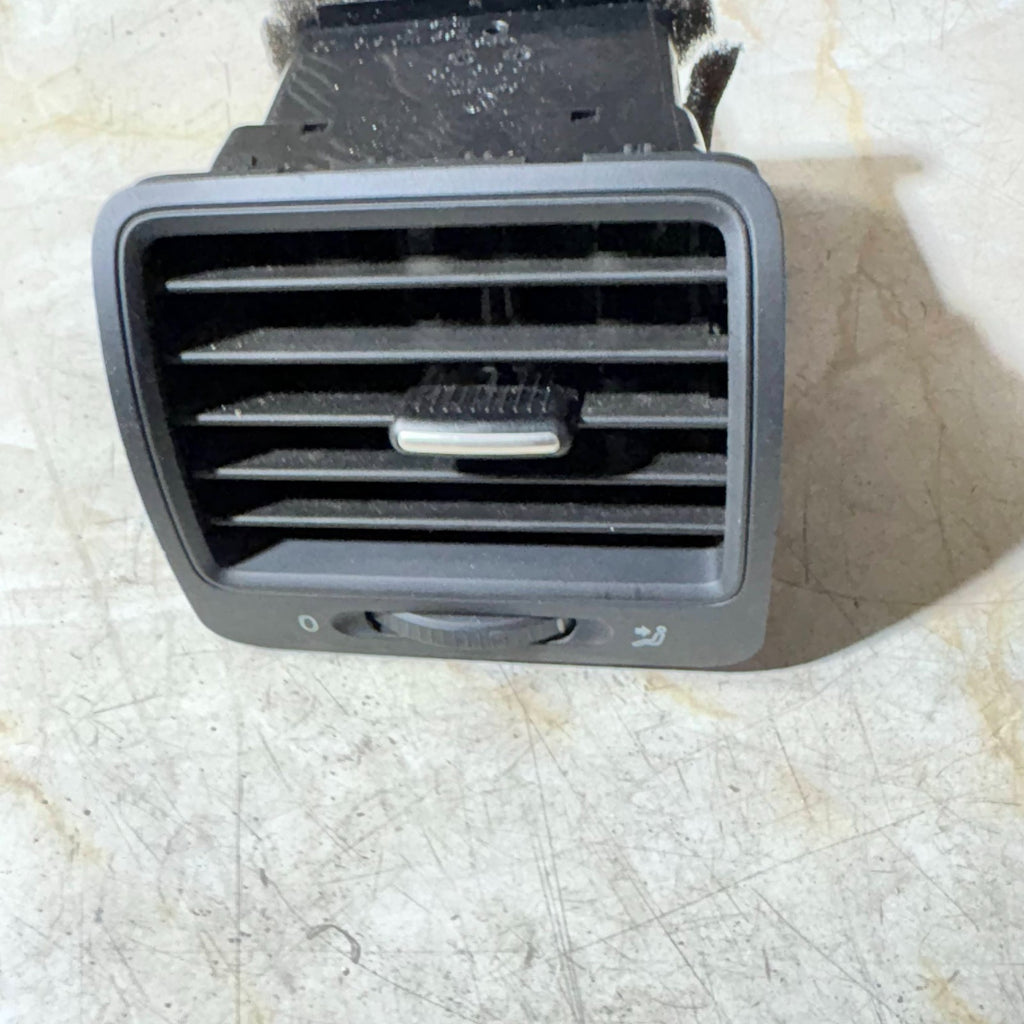 VW Golf 2003-2008 Passenger Side Dashboard Air Vent 1K0 819 703