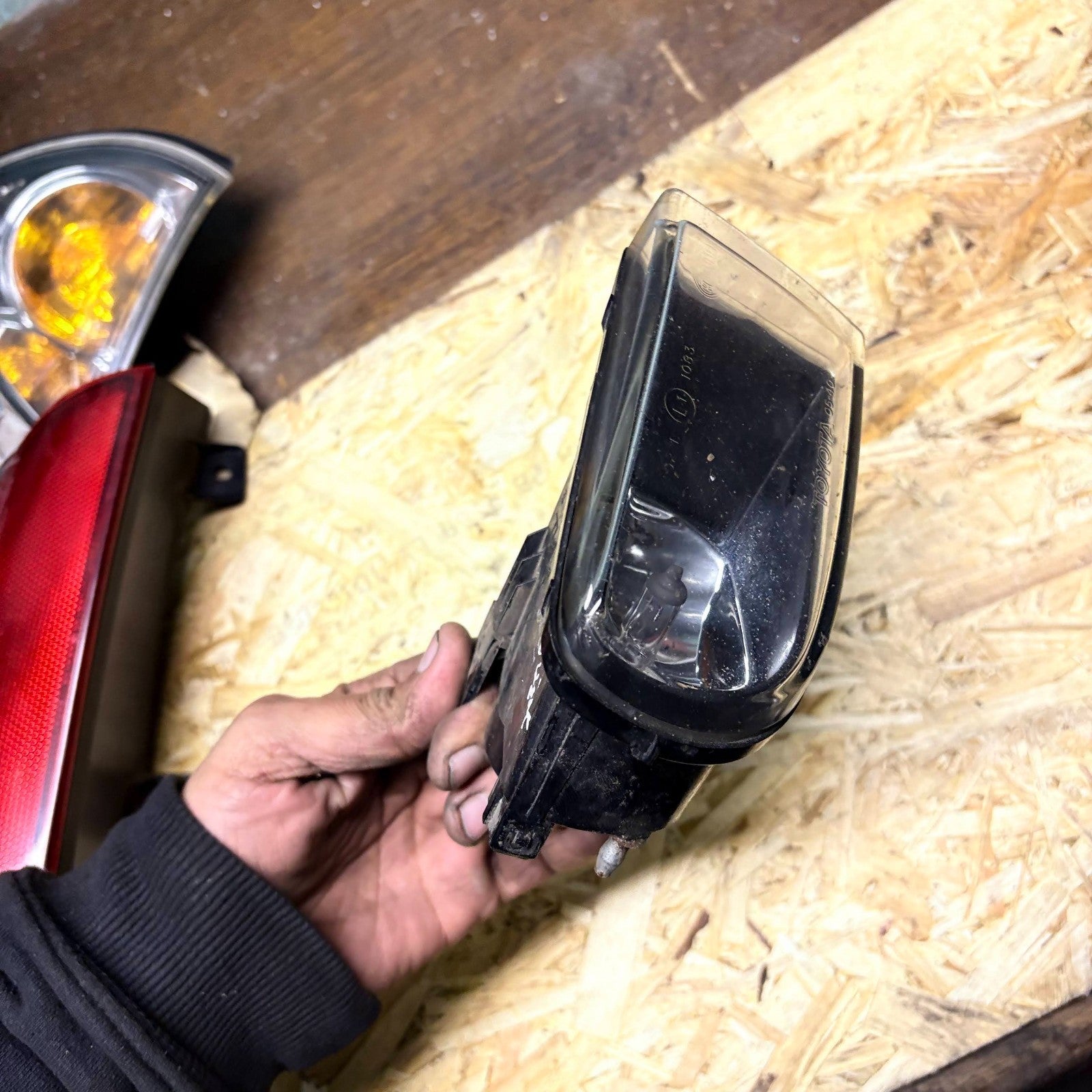 Toyota Avensis T25 2005-2008 Left Front Fog Light 81220-05060/0D042
