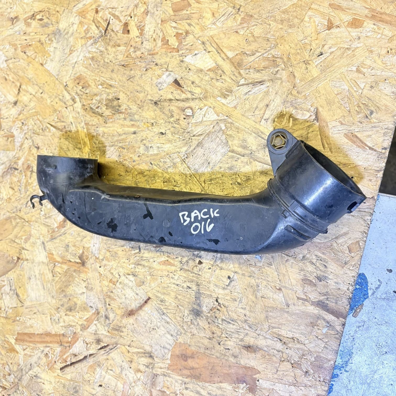PEUGEOT 3008 MK1 AIR INTAKE PIPE 9656673480 1.6 HDI 9HZ