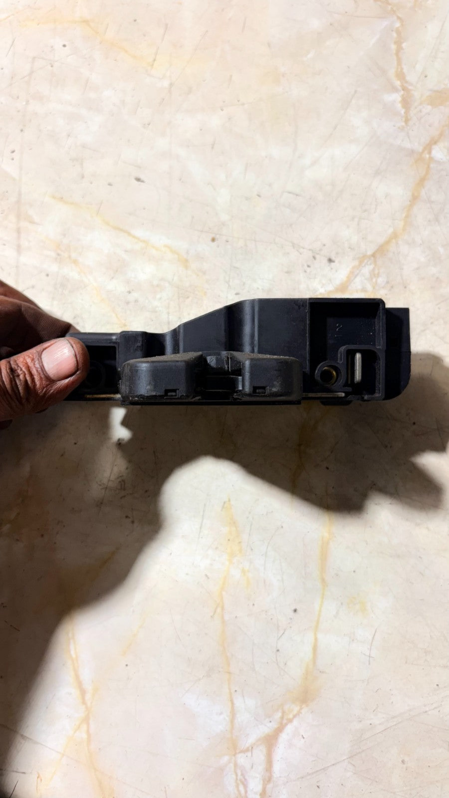 PEUGEOT 1007 BOOT TAILGATE LOCK CATCH 9657614780