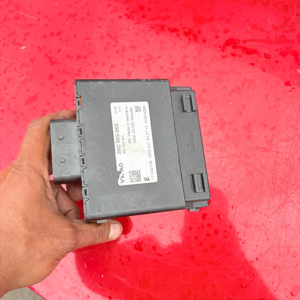 Audi A4 B8 2008-2015 DC/DC Voltage Stabiliser Control Unit 8K0959663