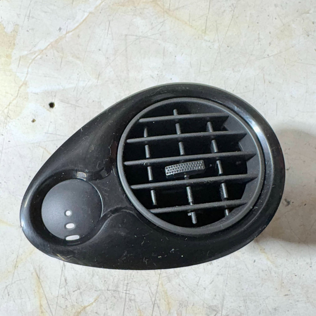 Renault Clio MK3 2005-2012 Drivers OSF Heater Vent AIR Blower