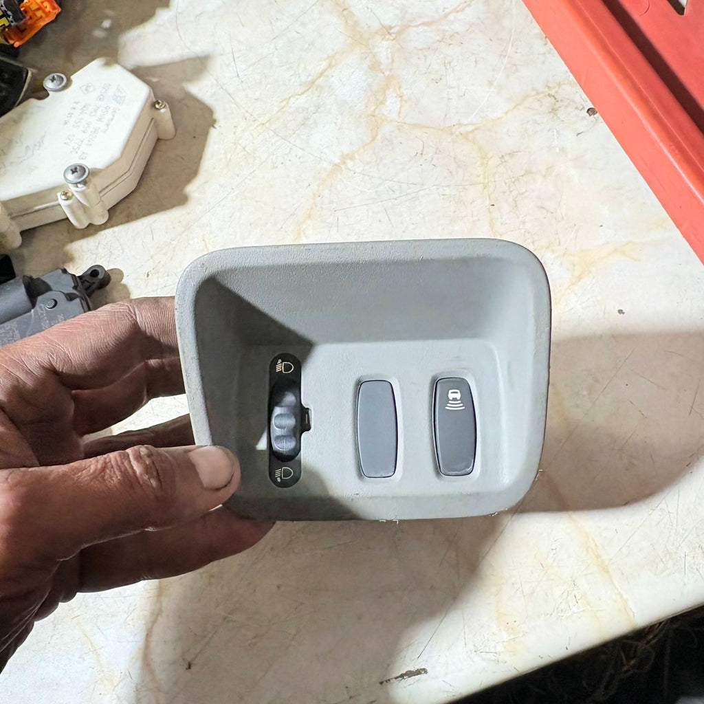 2001-2014 RENAULT PRIMASTER HEADLIGHT ADJUSTER SWITCH 8200020063