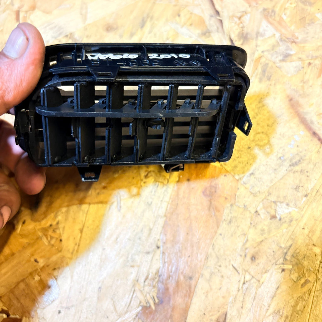 Fiat Doblo 2010 Dash Center Air Vent Grill ST4969