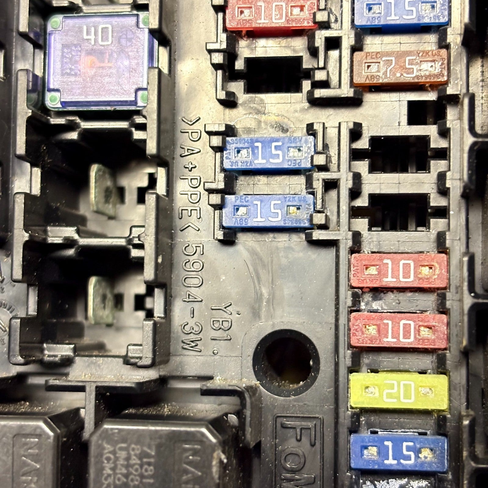 Mazda 2 Mk2 DE 2008-2013 Under Bonnet Engine Bay Fuse & Relay Box 5904-3W