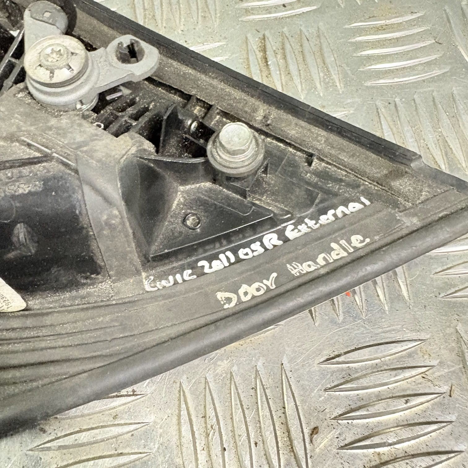 HONDA CIVIC MK8 FK3 DOOR HANDLE DRIVER REAR 72680SMGE0 5DR 2011