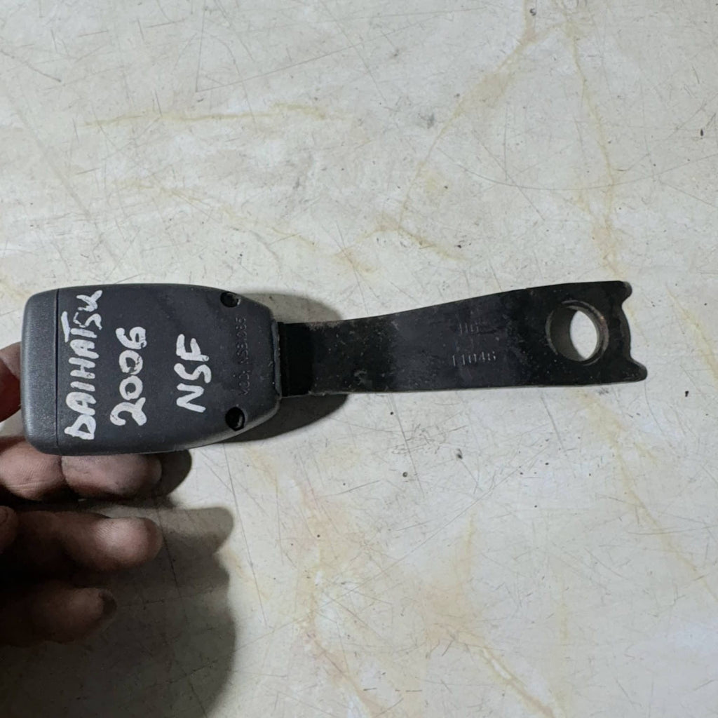 DAIHATSU TREVIS L651 L652 2006 FRONT LEFT PASSENGER SEAT BELT BUCKLE E034501