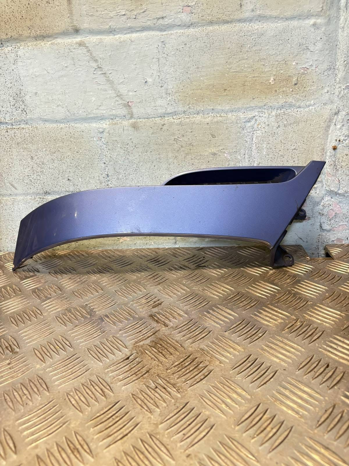Chevrolet Tacuma 2007 Front left headlight trim strip grill 96399873