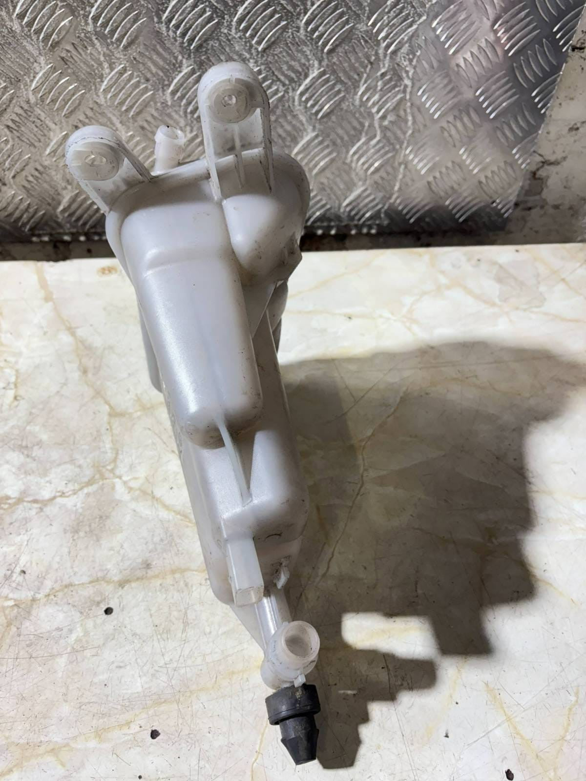 2009 AUDI A5 2.0 TDI Quattro S Line 2DR CAHA COOLANT EXPANSION BOTTLE 8K0121403G