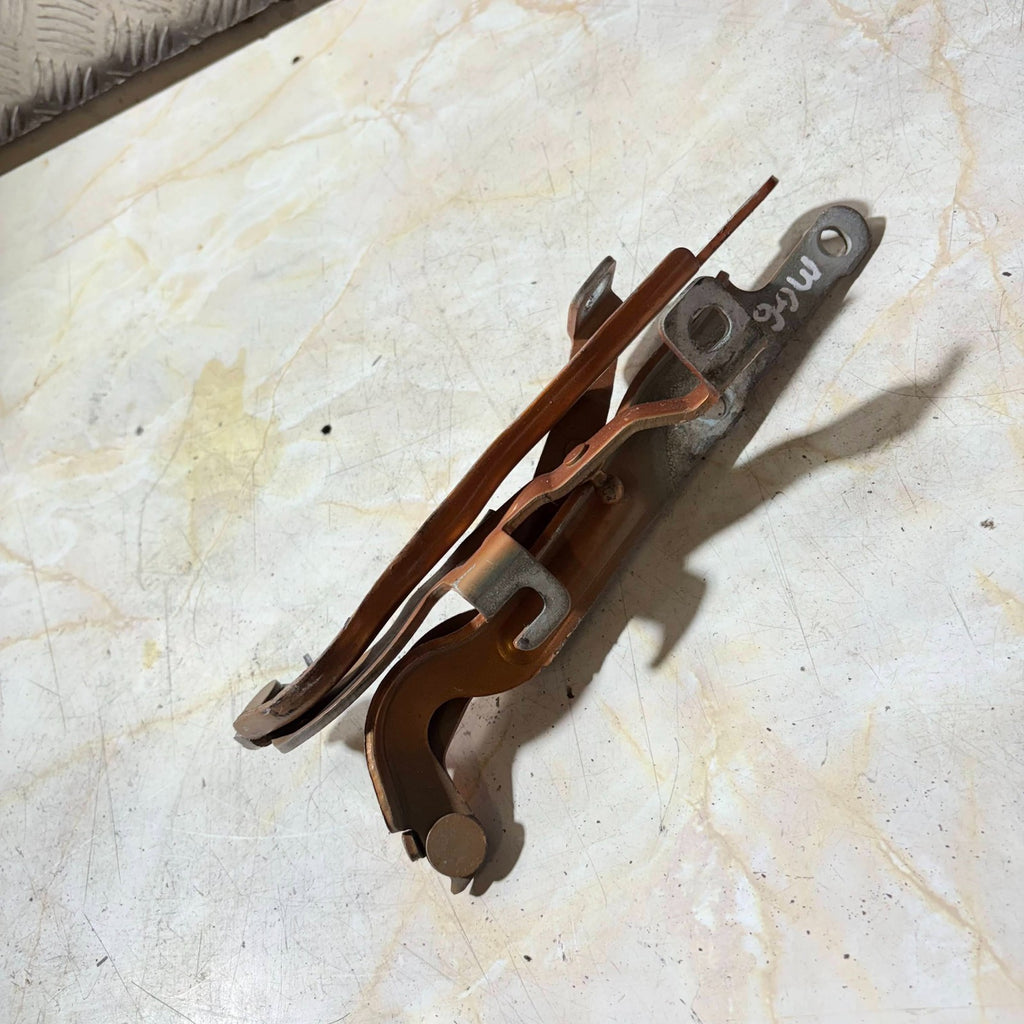 2012 MG MG6 BONNET HINGES BOTH SIDES IN ORANGE