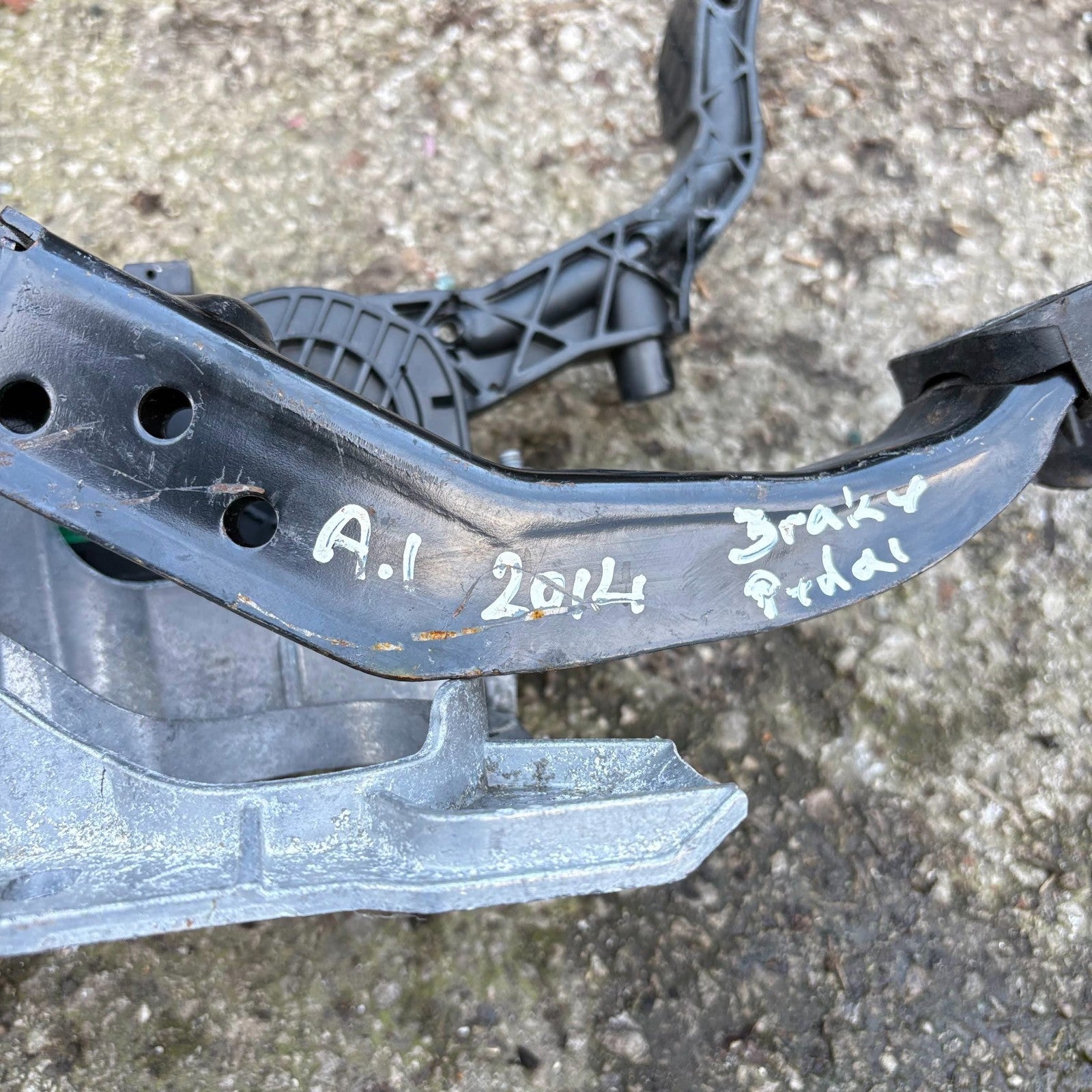 Audi A1 2014 Brake Gas Pedal Assembly Manual Gearbox 6R27211155