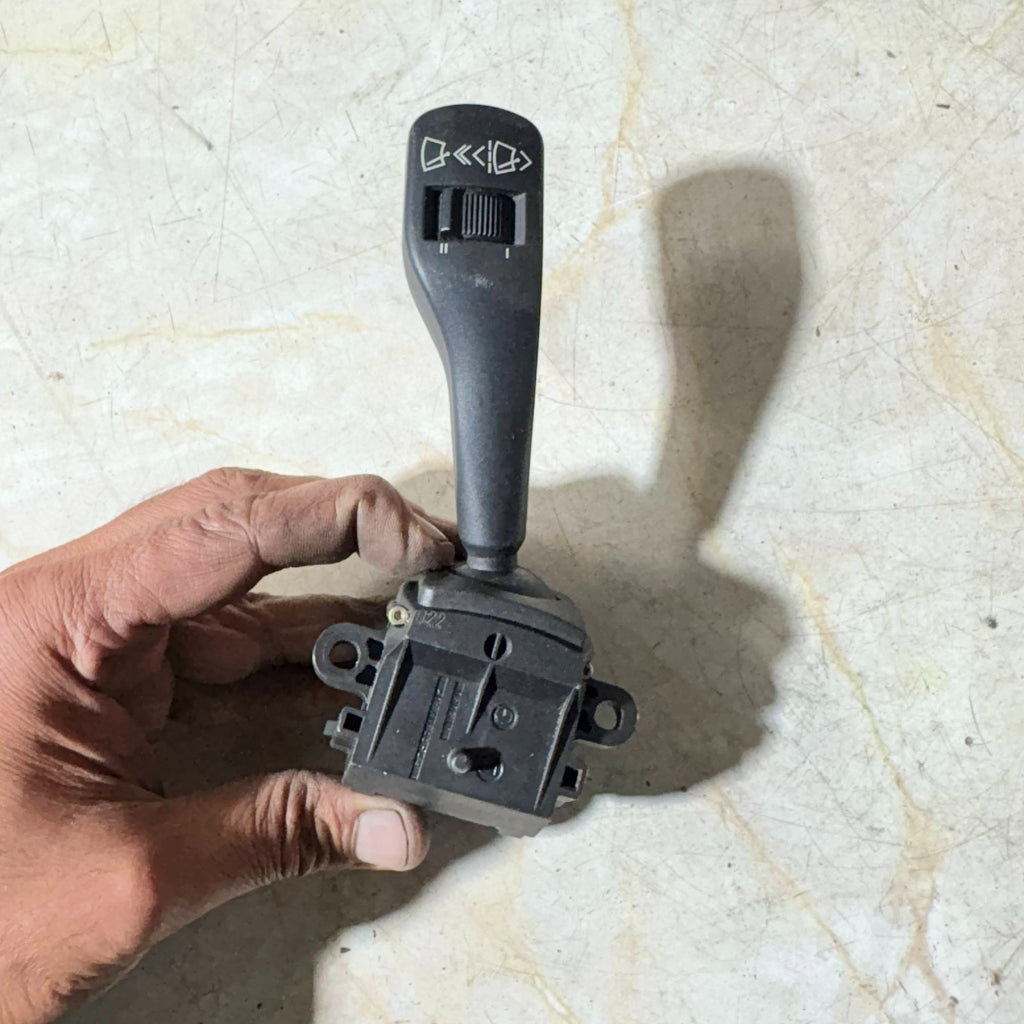 BMW 320D CONVERTIBLE WIPER STALK SWITCH 8 363 664 M