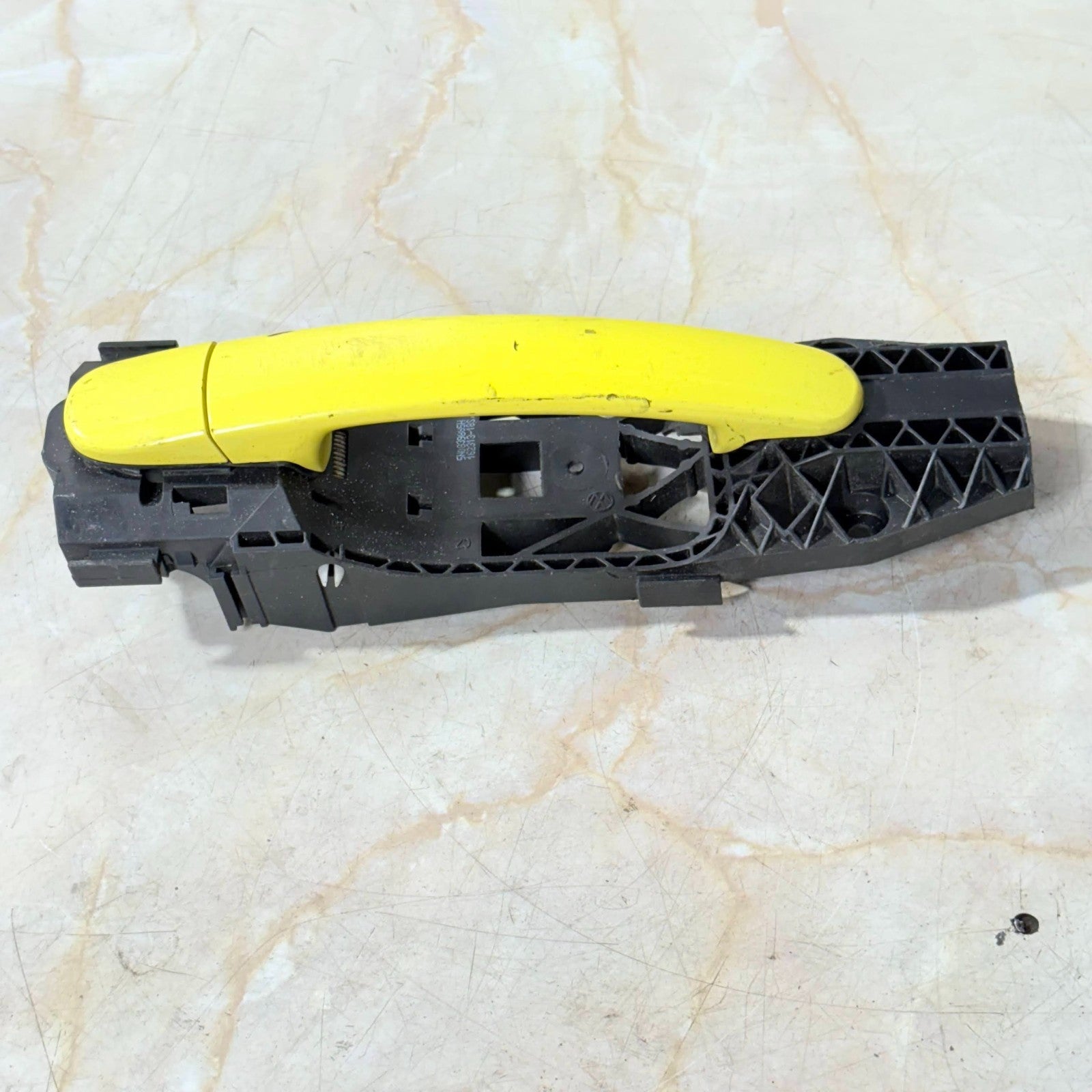 Skoda Rapid 2012-2017 Left Front Exterior Door Handle NSF Yellow 5N0837205M