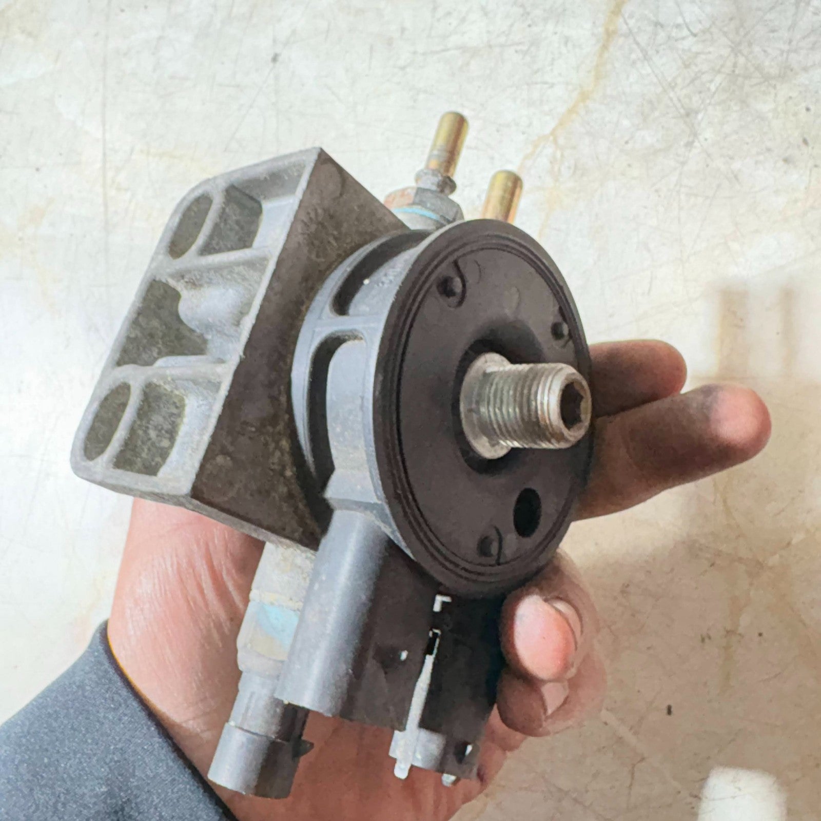 IVECO DAILY III 50C14 2004-2006 3.0 136HP DIESEL FUEL FILTER HOUSING HEAD PUMP