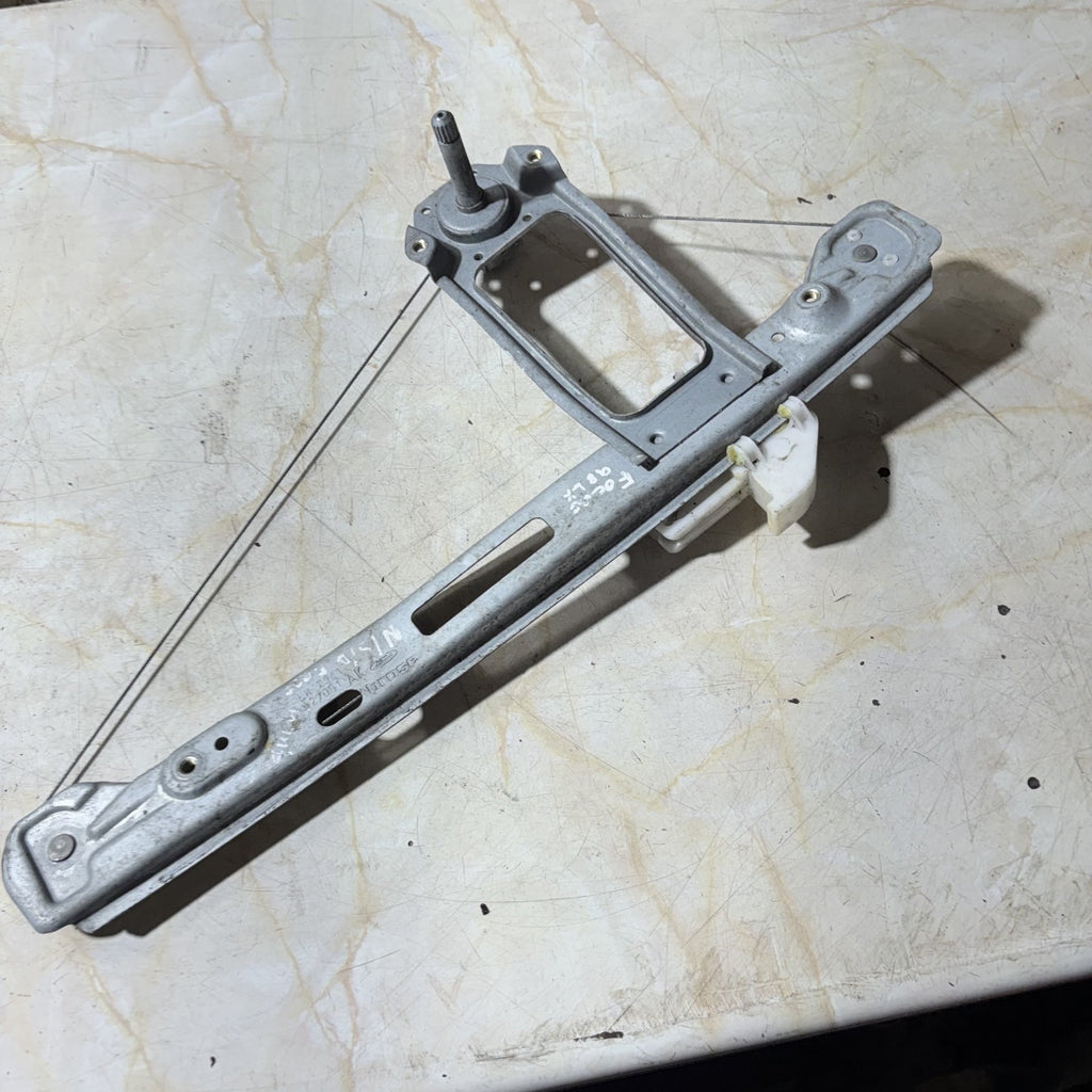 FORD FOCUS 1998-2005 NSR PASSNEGER SIDE REAR WINDOW WINDER XS41A27000