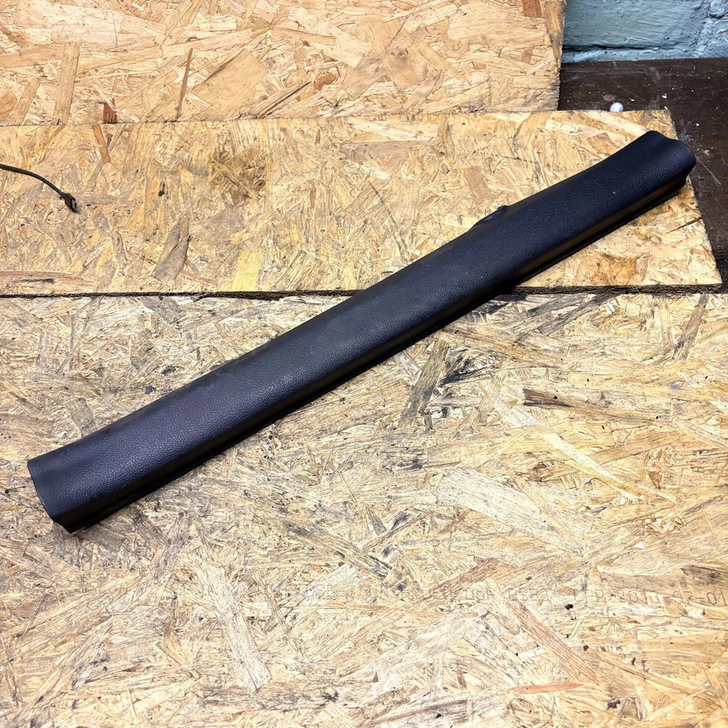 2011-2017 MK3 KIA RIO NSF PASSENGERS SIDE FRONT LEFT SILL COVER 85871-1W001