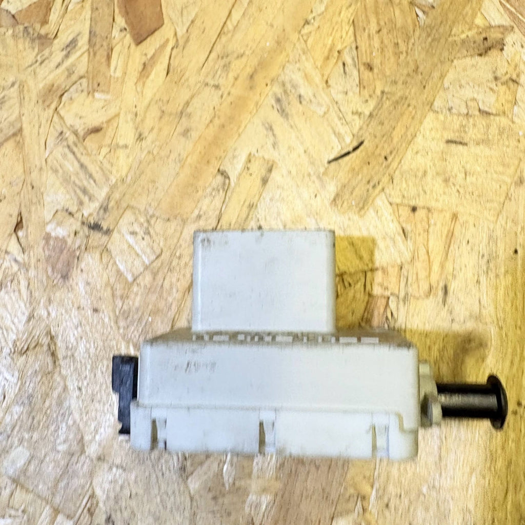 Jeep Cherokee Liberty Brake Light Stop Lamp Switch KJ 2002-2007 KK 2008-2012