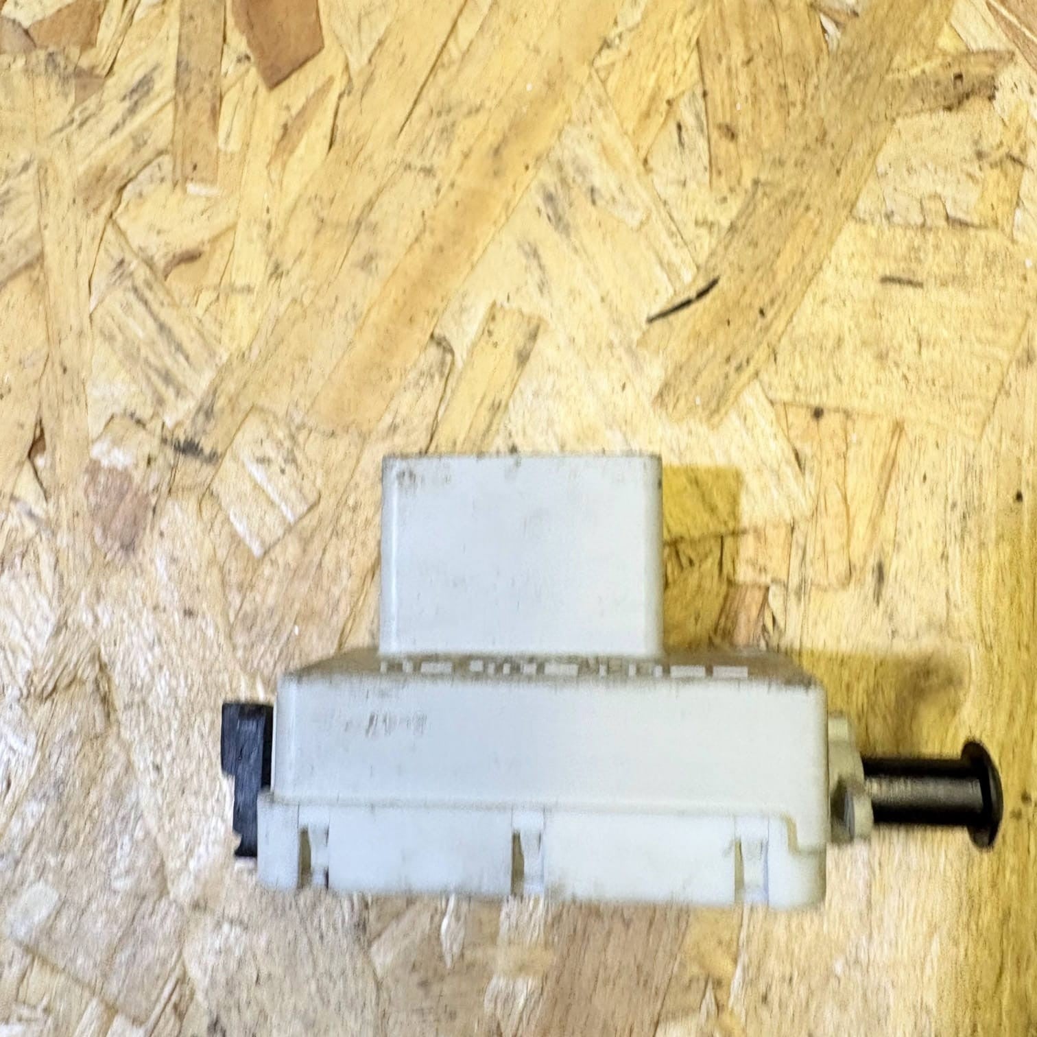 Jeep Cherokee Liberty Brake Light Stop Lamp Switch KJ 2002-2007 KK 2008-2012