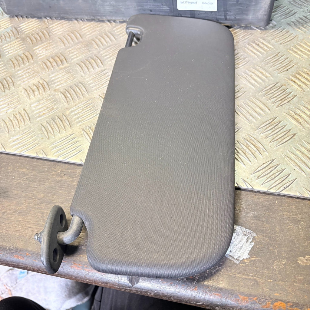 Kia Soul Mk1 AM 2009-2013 RHD Driver Right Front Sun Visor Vanity Mirror Black