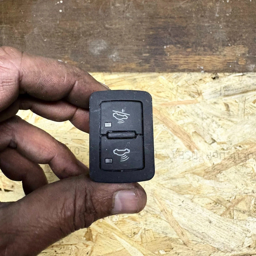 Audi A3 8P Alarm Tow-Away Switch Button Bezel Driver Door 2004-2013 8P0959527