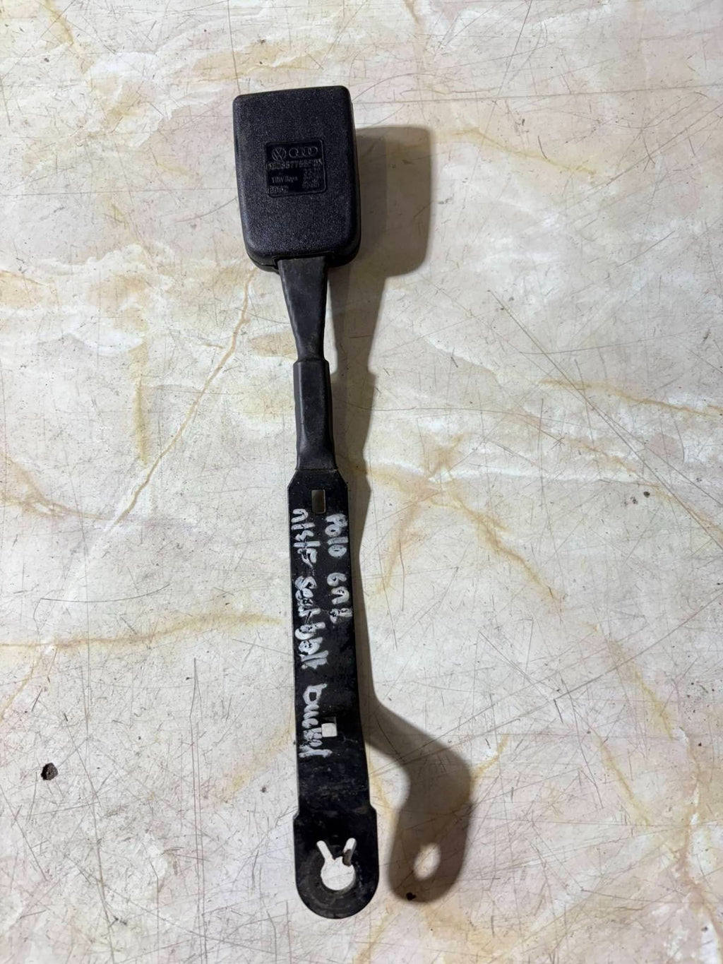 VW POLO 6N2 LUPO DRIVERS RIGHT OSF FRONT SEAT BELT BUCKLE RECEIVER 6E0857755FCN