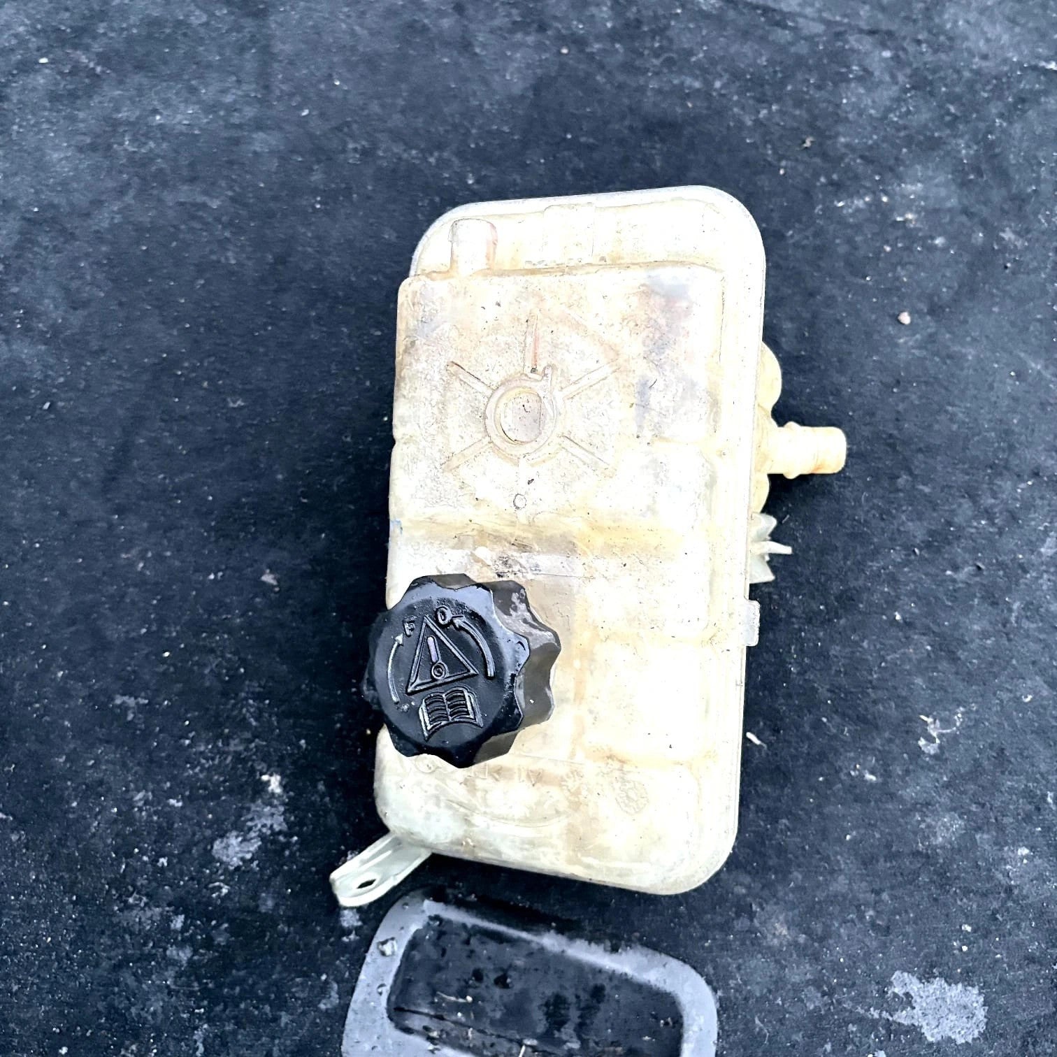 Expansion Tank coolant (RADIATOR EXPANSION TANK BOTTLE )for Ci UK1289042-26 2008