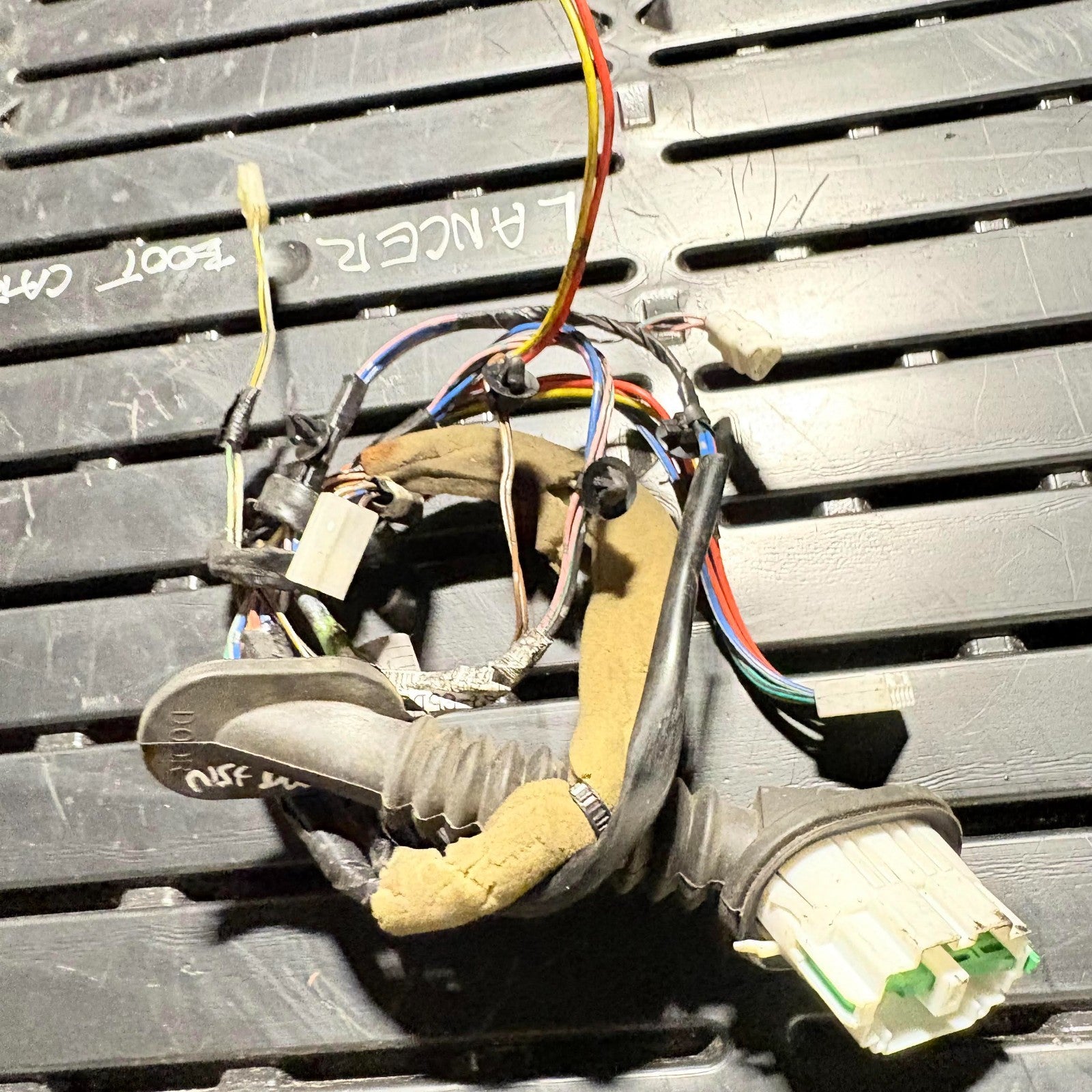 SUZUKI VITARA DOOR WIRING LOOM PASSENGER FRONT LEFT SIDE 1998-2004
