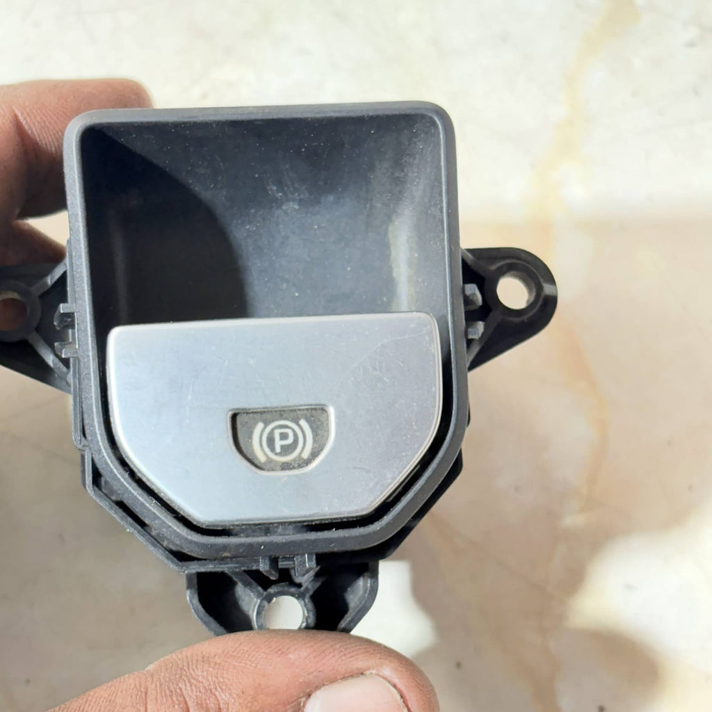RANGE ROVER EVOQUE HANBDRAKE PARKING BRAKE SWITCH L538 2018 GJ32-2B623-AA