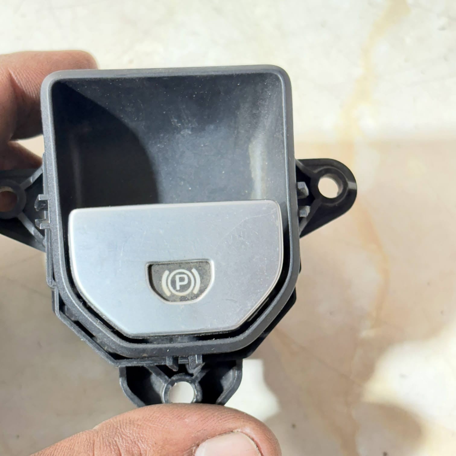RANGE ROVER EVOQUE HANBDRAKE PARKING BRAKE SWITCH L538 2018 GJ32-2B623-AA