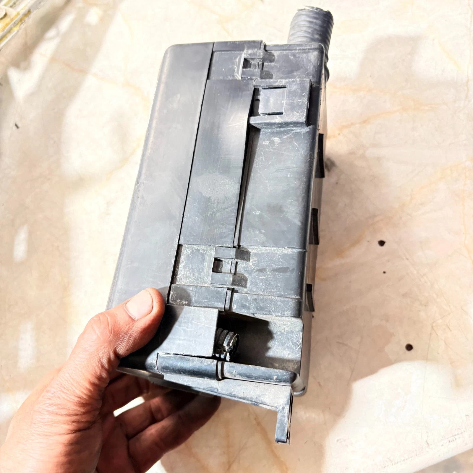 Volvo V50 MK1 Facelift 2007-2012 Engine Bay Fuse Box Module Cover Lid
