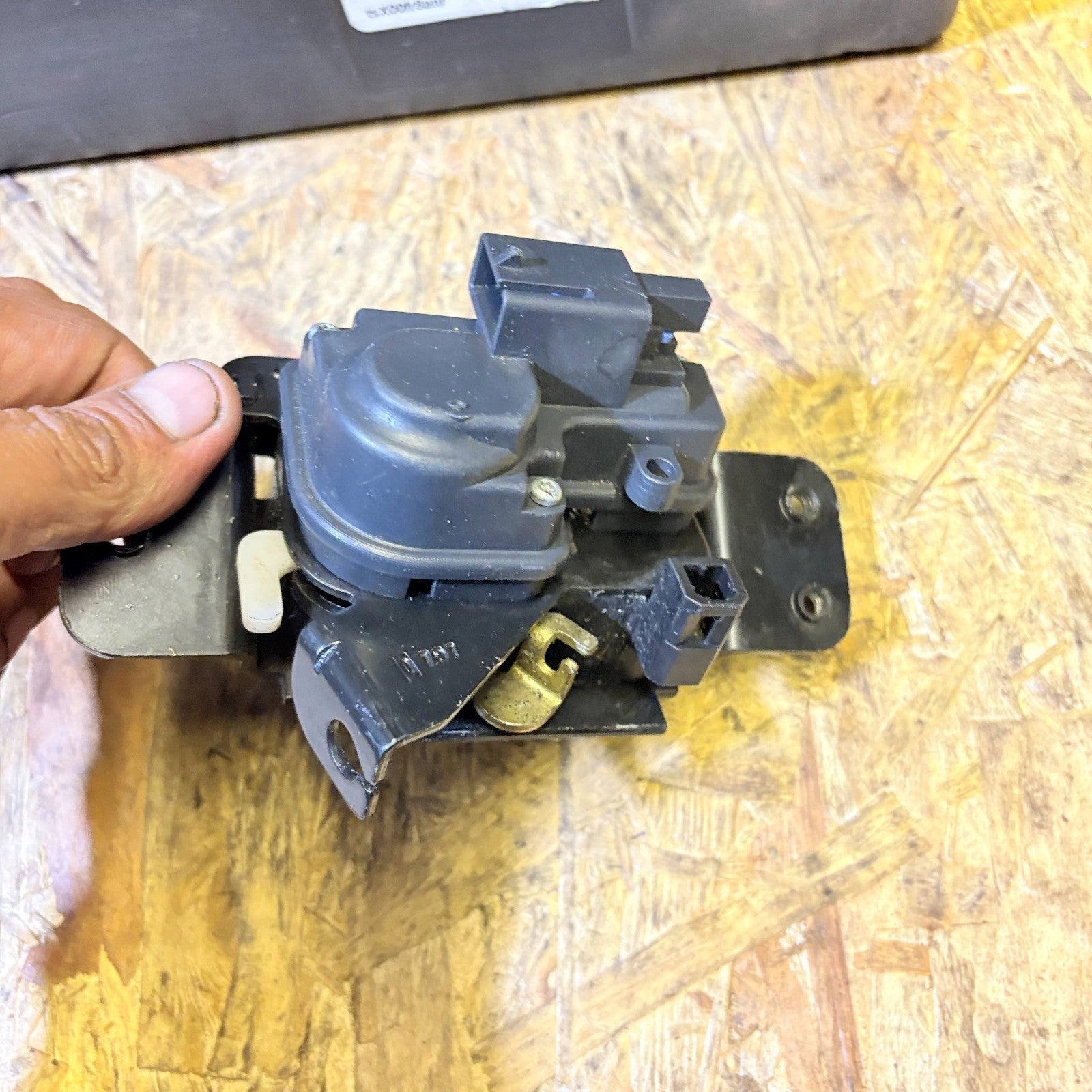 Dodge Caliber 2006-2012 Rear Tailgate Boot Lock Catch 5 Door