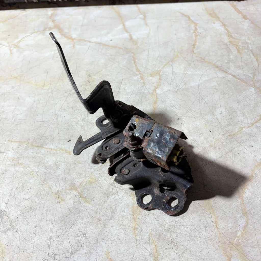 Nissan Juke 2011 BONNET LOCK HOOD CATCH