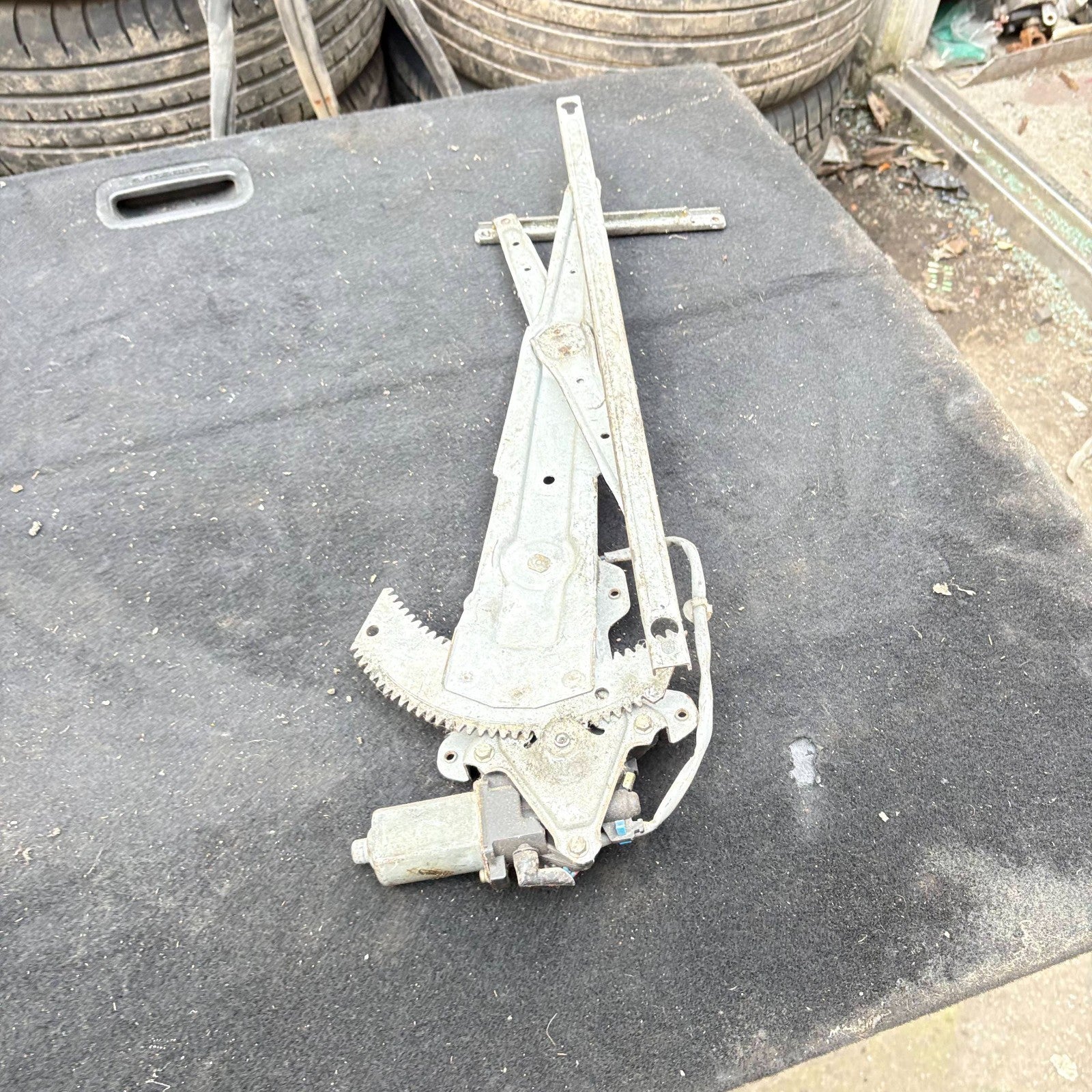 Mitsubishi Outlander 2003-2006 Front Left Passenger Window Regulator & Motor NSF