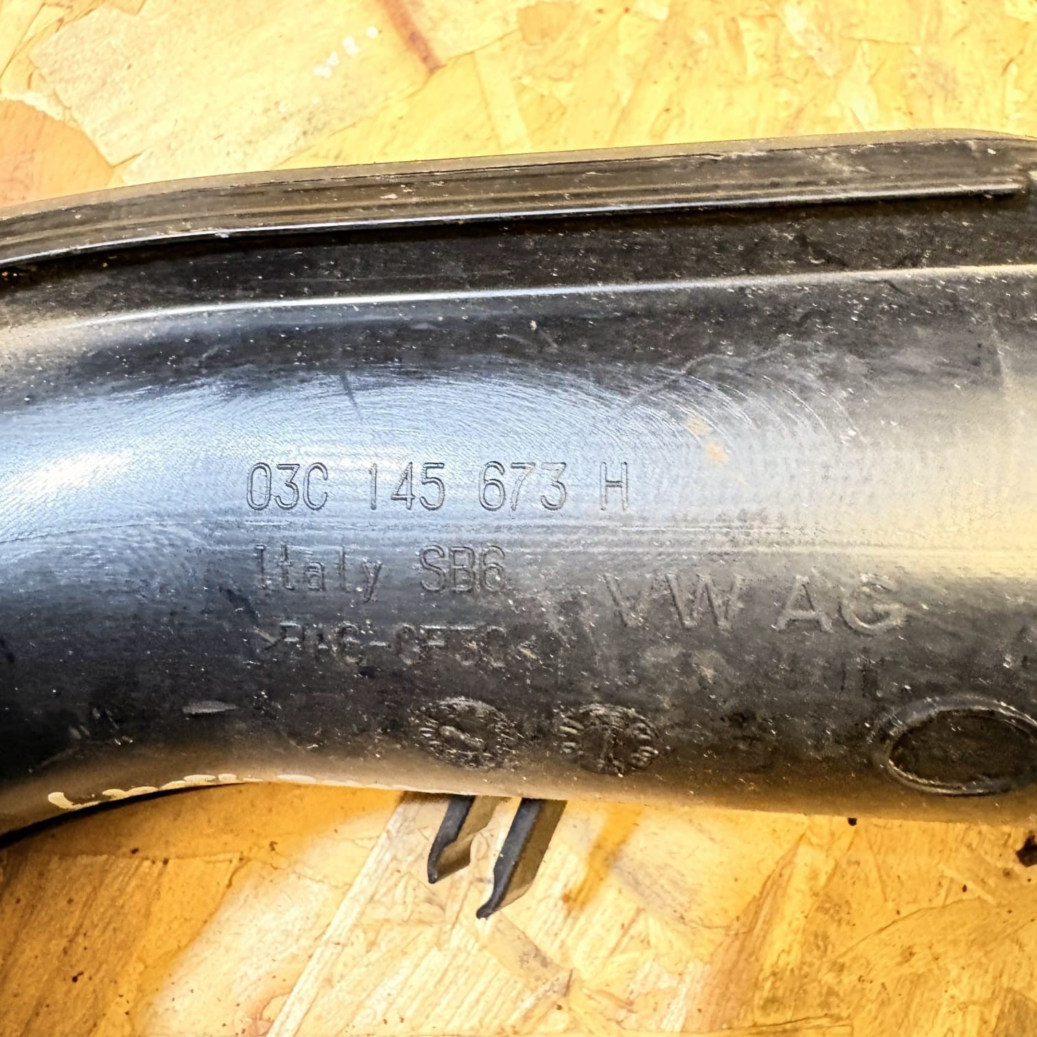 VOLKSWAGEN EOS INTERCOOLER PIPE 03C145673H 1.4 PETROL MK1 2010