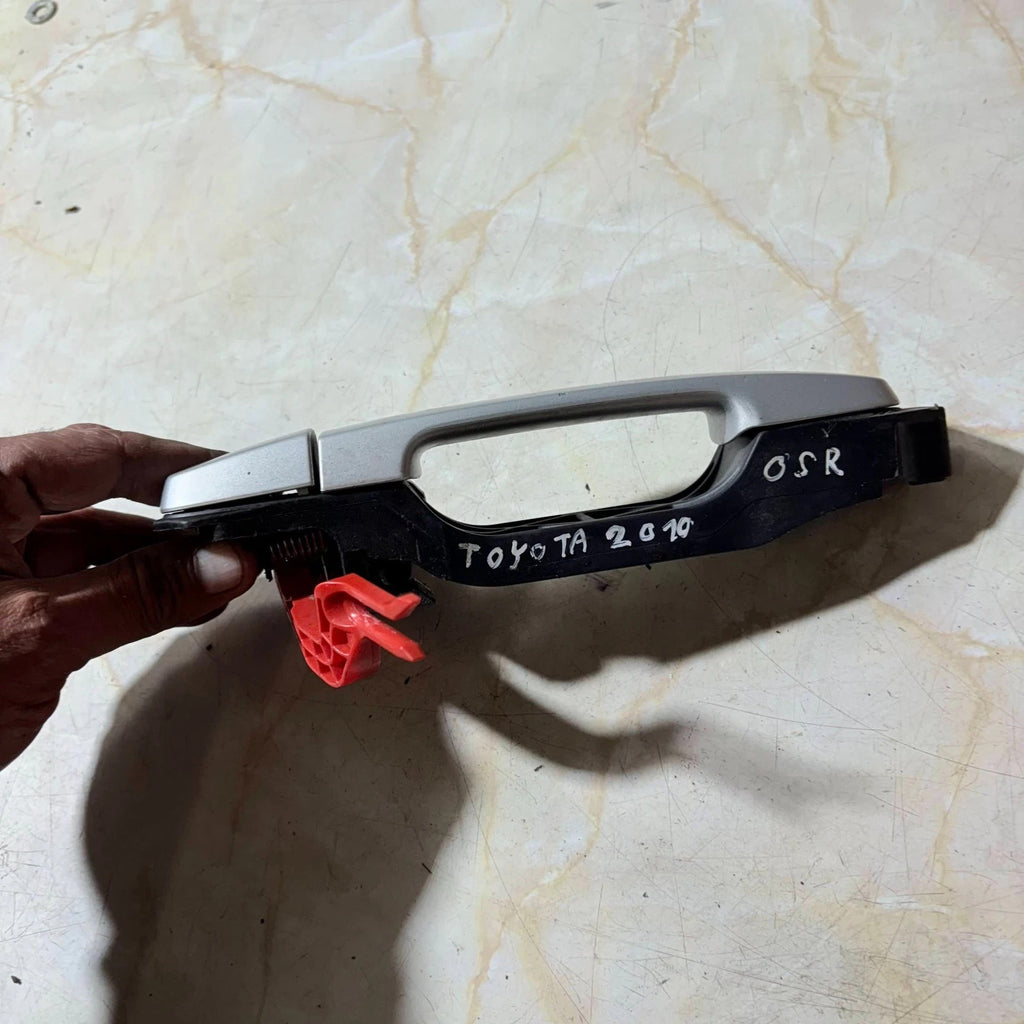 TOYOTA EXTERIOR DOOR HANDLE REAR RIGHT SIDE