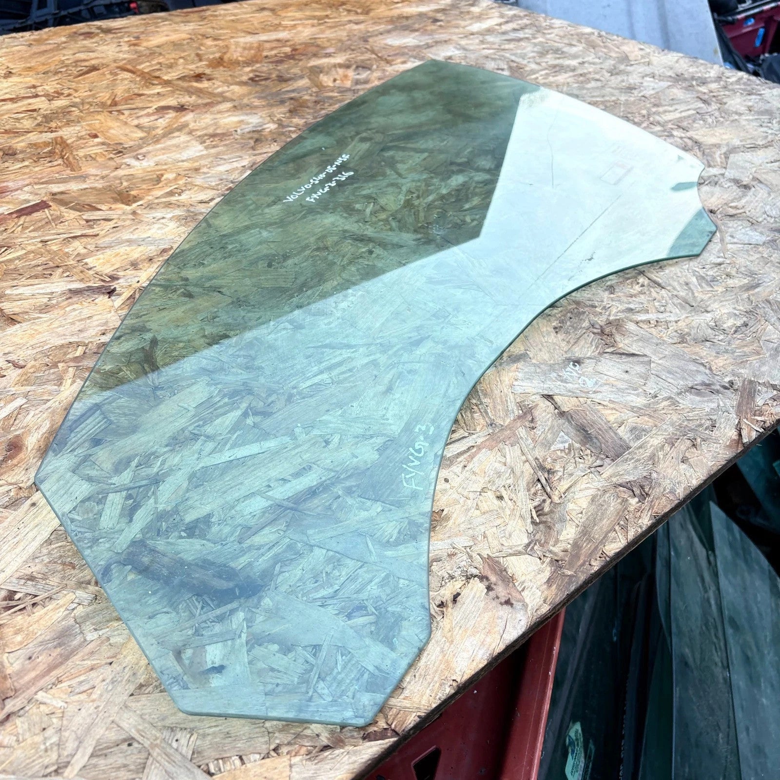 Volvo S40 Door-Drop Glass Front Left Passenger Side