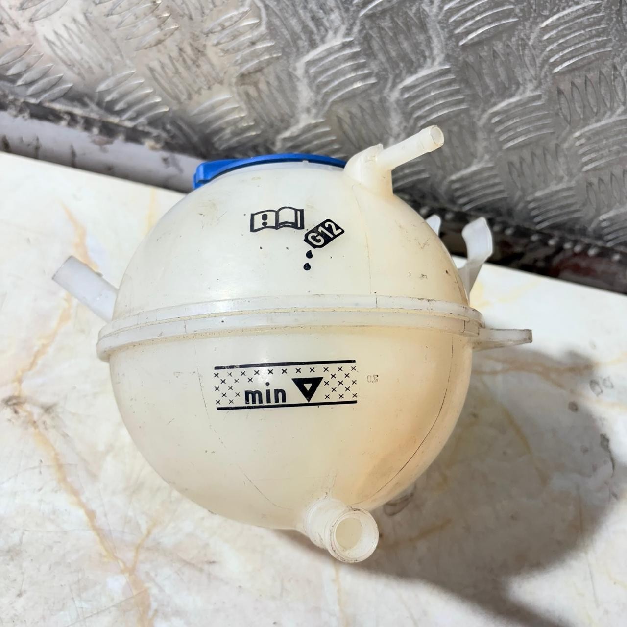 VW Engine Coolant Expansion Header Tank Reservoir Bottle 1K0121407A 1K0121407F