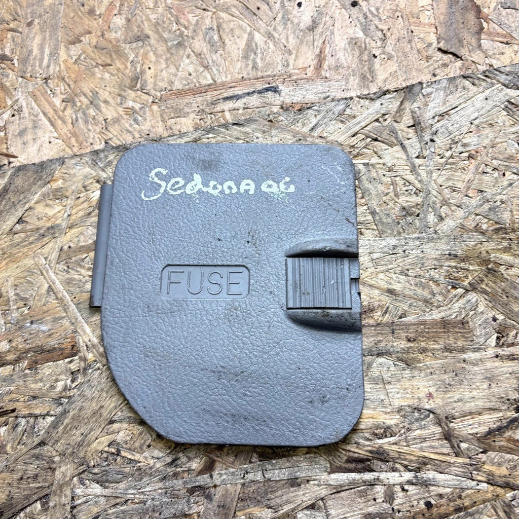 2006-2012 KIA SEDONA FUSE BOX COVER LID