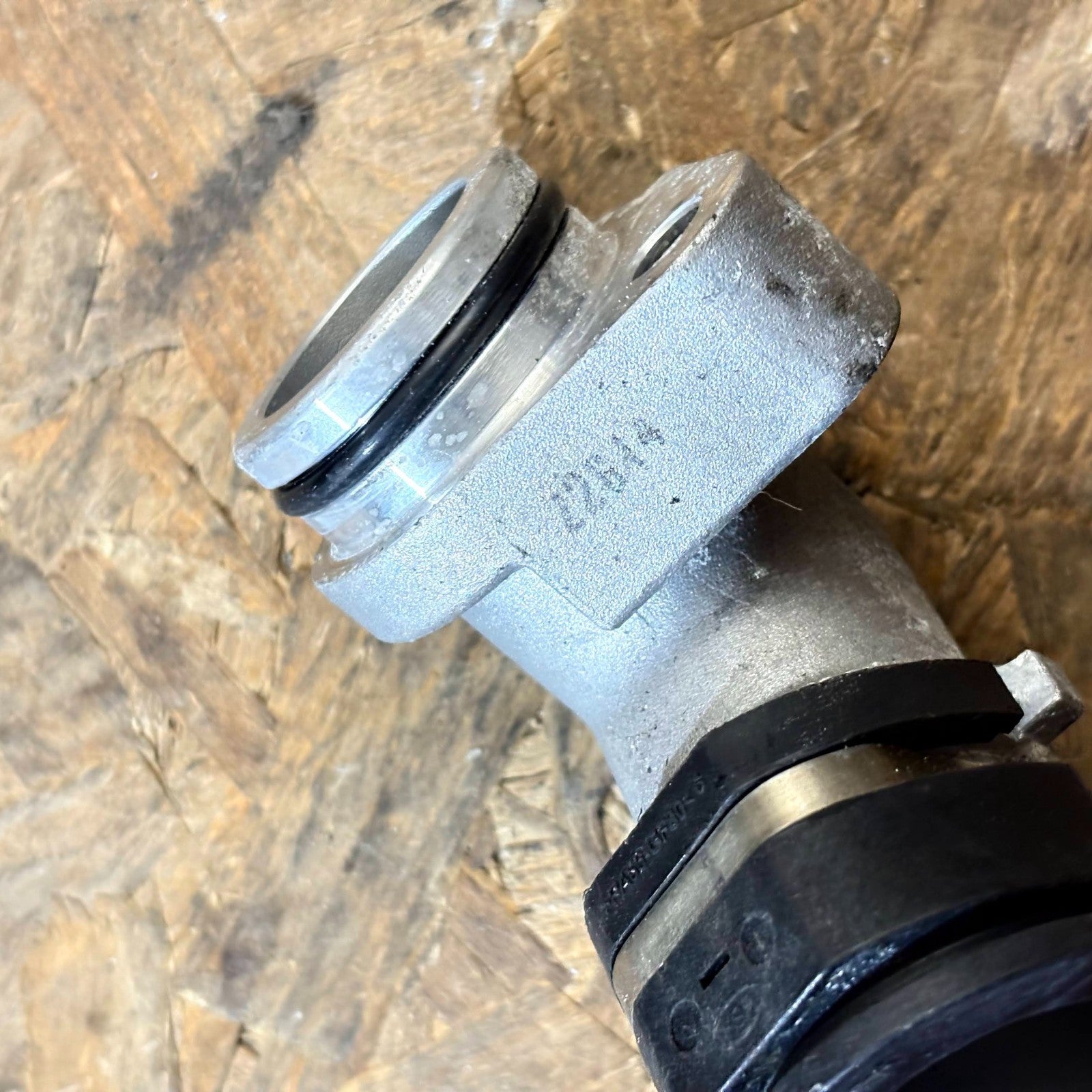 KIA Sportage Hyundai Tucson Coolant Hose Connector Elbow Pipe 2016-2022
