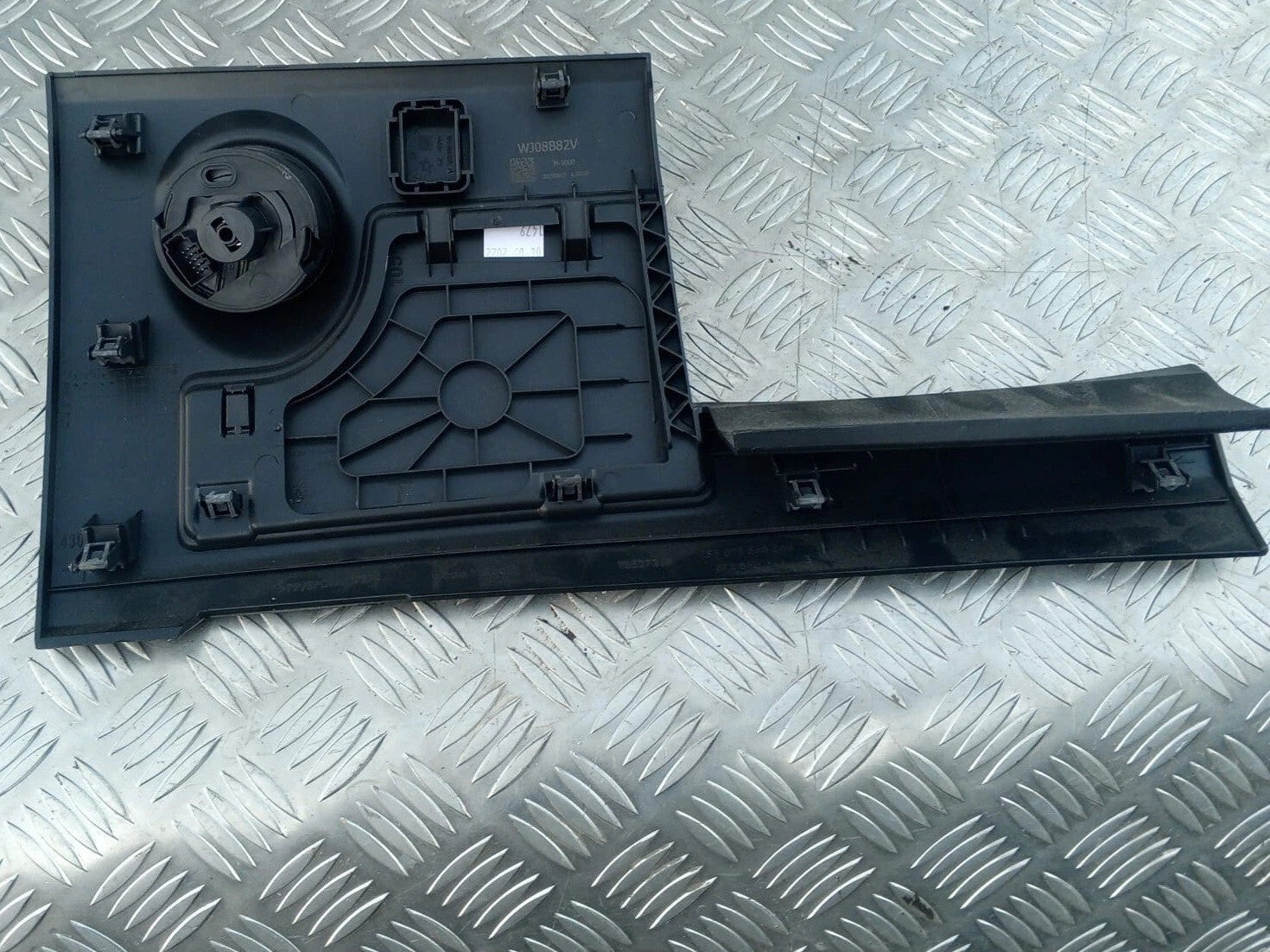 SEAT IBIZA 2020 LOWER DASHBOARD TRIM COVER PANEL & SWITCHES 6F2858366