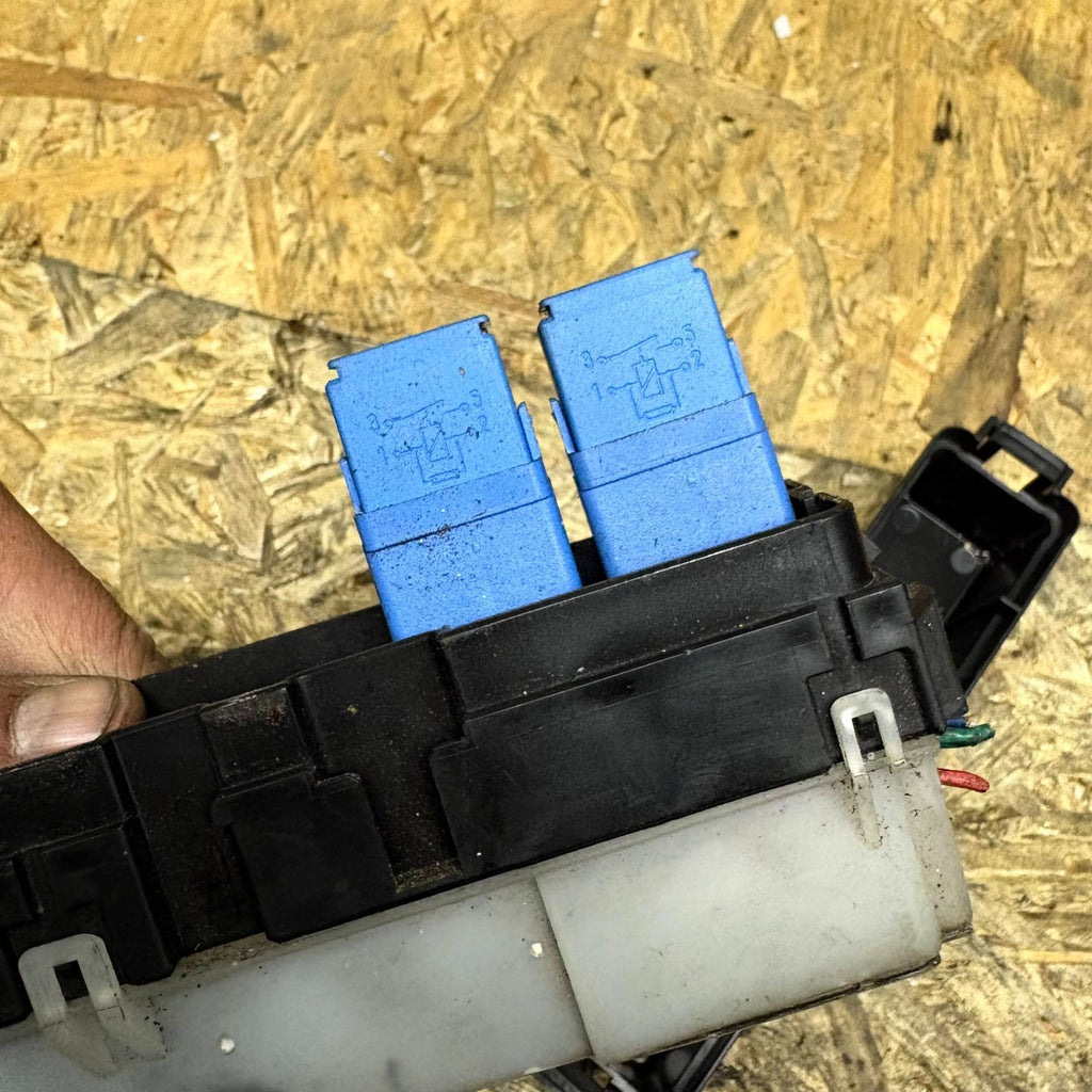 Nissan Micra K11 1998-2002 Fuse Relay Box 25230-9F920 Under Bonnet