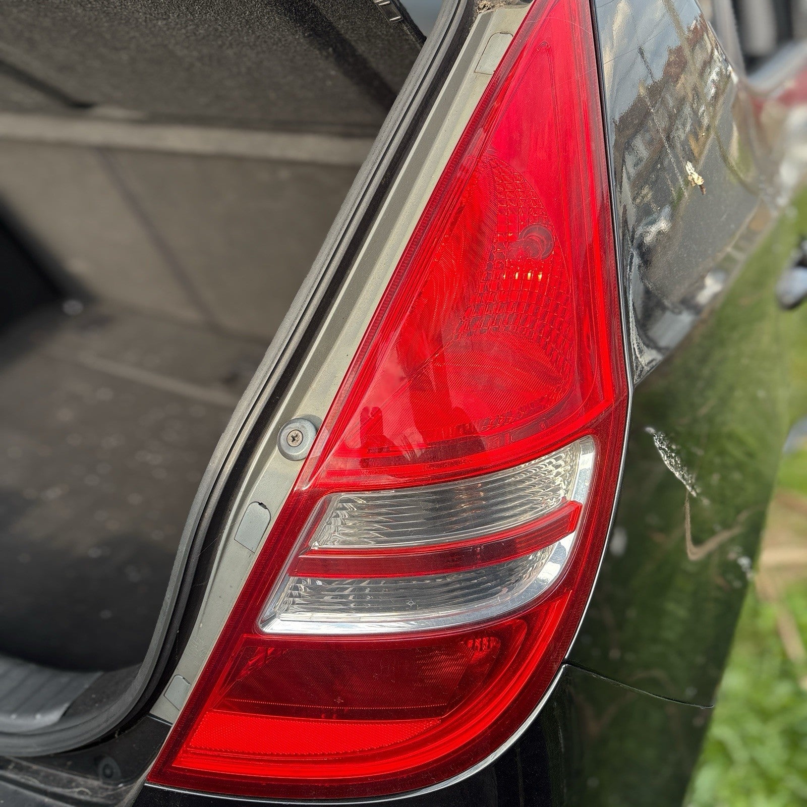 HYUNDAI I30 MK1 2007-2012 REAR RIGHT TAIL LIGHT DRIVER SIDE 92402-2R000