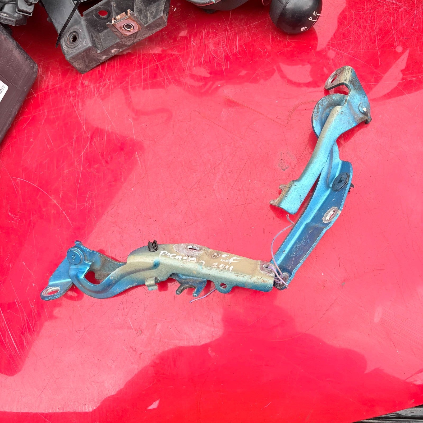 2007-2013 CITROEN C3 PICASSO BONNET HINGES (PAIR) IN BLUE 9681470380