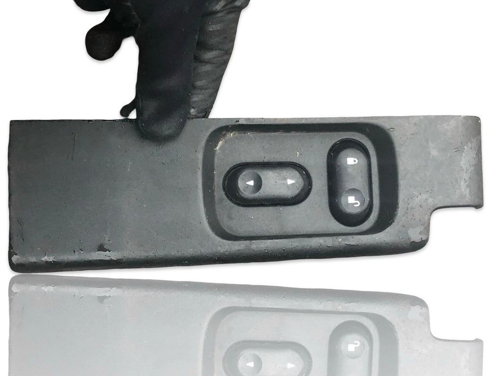 2005 LAND ROVER FREELANDER 1 LEFT PASSENGER FRONT WINDOW SWITCH EIP500250